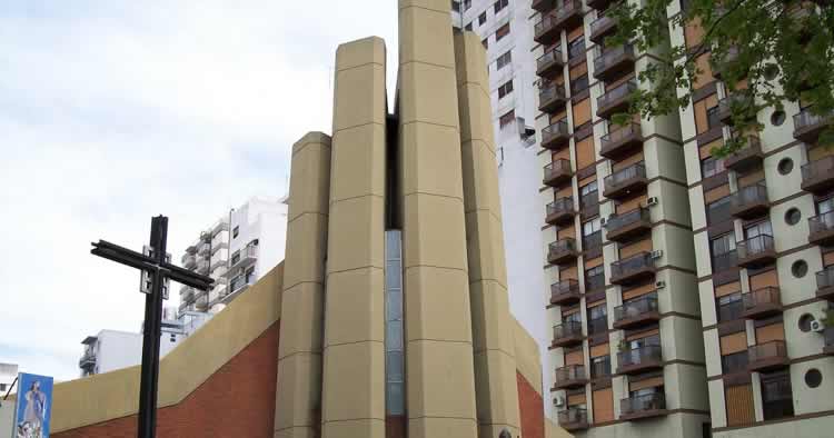 Mons. Frassia creó el Servicio Diocesano de Atención a Menores y Adultos Vulnerables Mons. Frassia creó el Servicio Diocesano de Atención a Menores y Adultos Vulnerables
