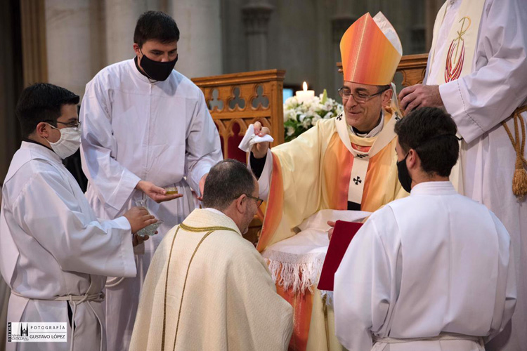 Consagración episcopal de monseñor Jorge Esteban González Consagración episcopal de monseñor Jorge Esteban González