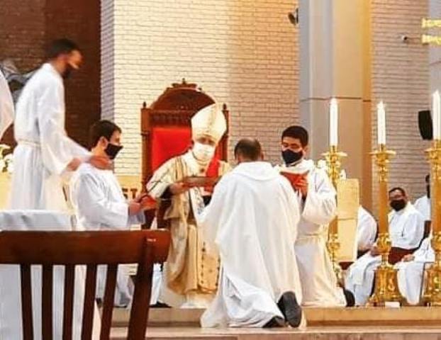Mons. Lozano llamó a los nuevos diáconos a "un servicio de entrega de la vida" Mons. Lozano llamó a los nuevos diáconos a "un servicio de entrega de la vida"