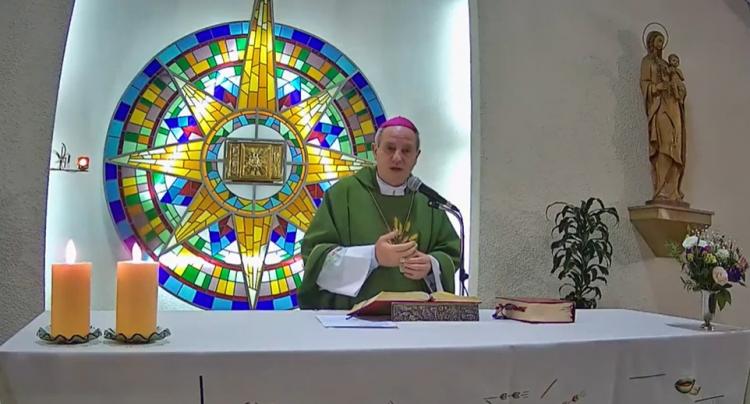 Mons. Lugones: "No perdamos la unidad en estos tiempos difíciles"