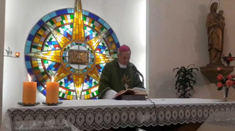 Mons. Lugones: "Volver al susurro en el silencio que es la oración" Mons. Lugones: "Volver al susurro en el silencio que es la oración"