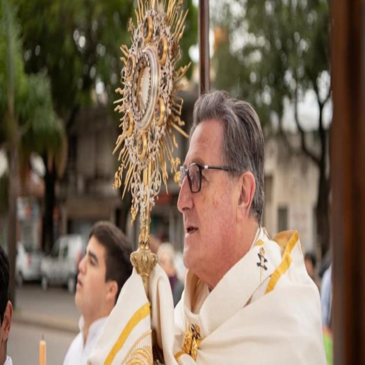 Mons. Martín: "Pidamos que nuestra vida sea una eucaristía" Mons. Martín: "Pidamos que nuestra vida sea una eucaristía"