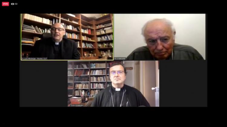 Mons. Mestre presentó el libro "Los tres puntitos de cada domingo" Mons. Mestre presentó el libro "Los tres puntitos de cada domingo"