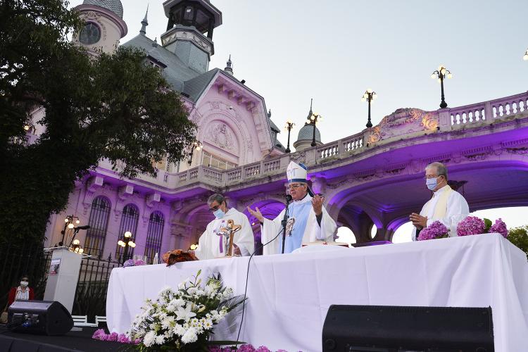 Mons. Ojea: "María recibe la vida como viene, más allá de las enormes dificultades" Mons. Ojea: "María recibe la vida como viene, más allá de las enormes dificultades"
