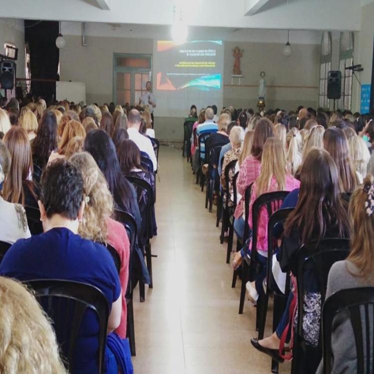 Mons. Scheinig a los docentes: "Necesitamos estar a la escucha de lo que Dios quiere" Mons. Scheinig a los docentes: "Necesitamos estar a la escucha de lo que Dios quiere"