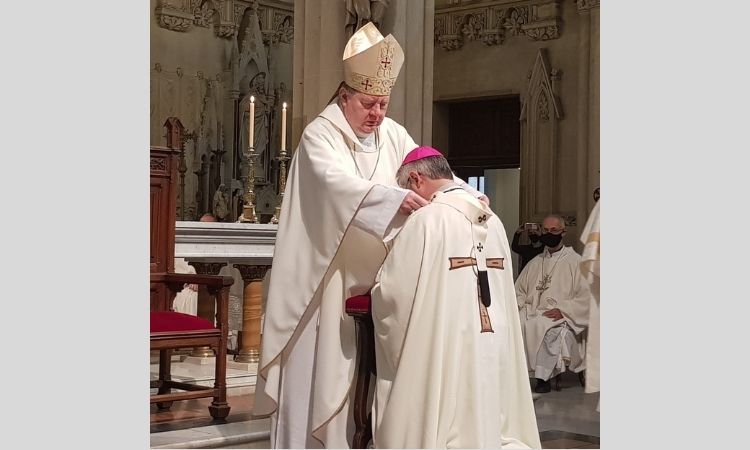 Mons. Scheinig recibió el palio arzobispal y renovó su compromiso de "caminar juntos" Mons. Scheinig recibió el palio arzobispal y renovó su compromiso de "caminar juntos"