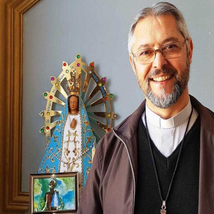 Mons. Scheinig vivirá en el seminario