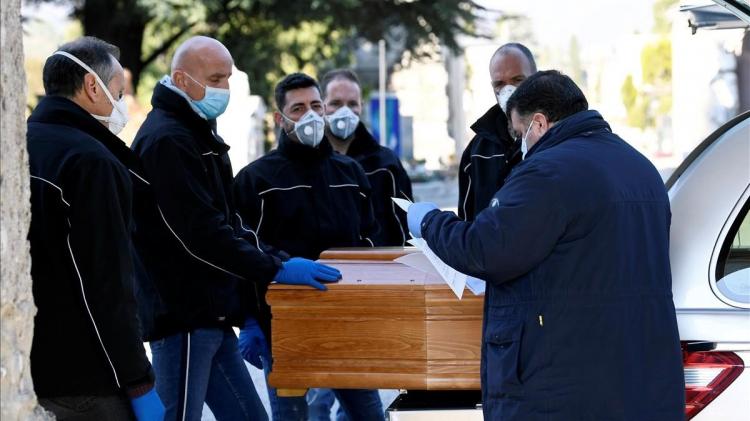 Mons. Urbanc rezó por las familias afectadas por el Covid-19 Mons. Urbanc rezó por las familias afectadas por el Covid-19