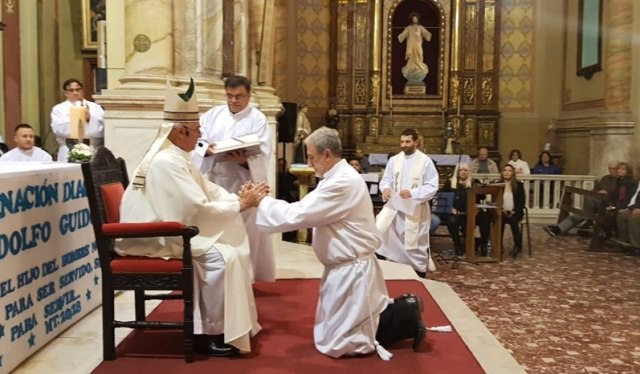 Mons. Uriona ordenó dos diáconos permanentes para la diócesis Mons. Uriona ordenó dos diáconos permanentes para la diócesis