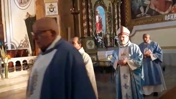 Mons. Zordán: "Es lindo ver como la gente se acerca a María" Mons. Zordán: "Es lindo ver como la gente se acerca a María"