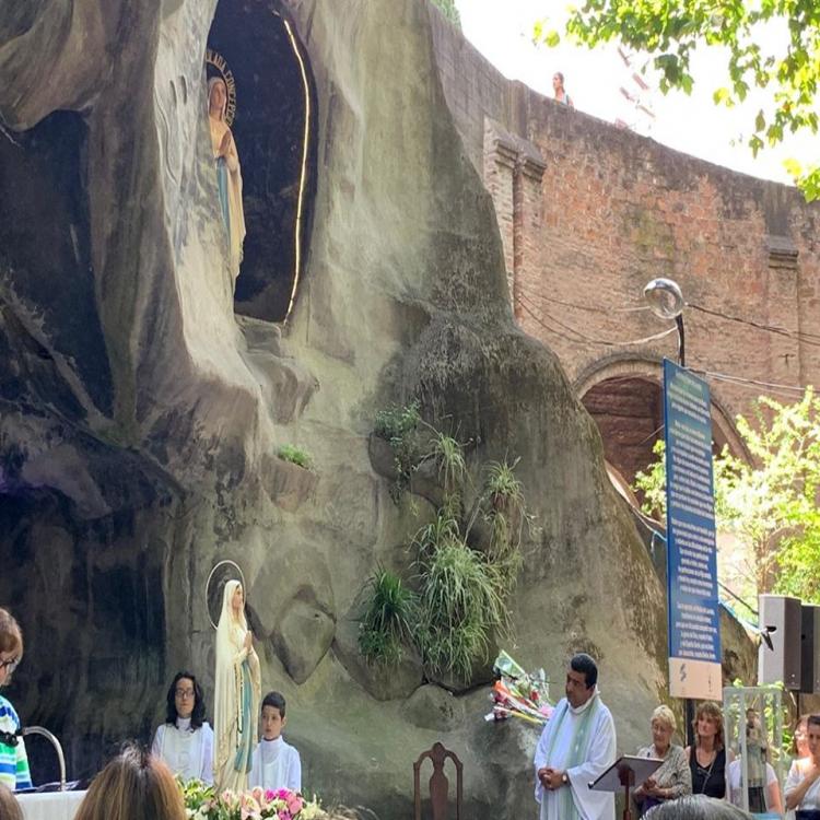 Múltiples celebraciones en honor a la Virgen de Lourdes