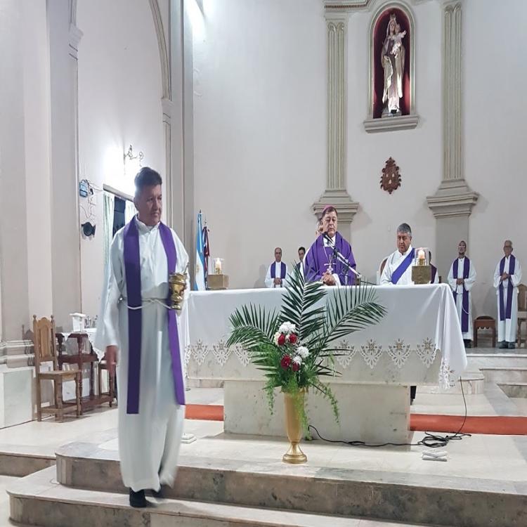 Nuevo párroco en la catedral de Cruz del Eje