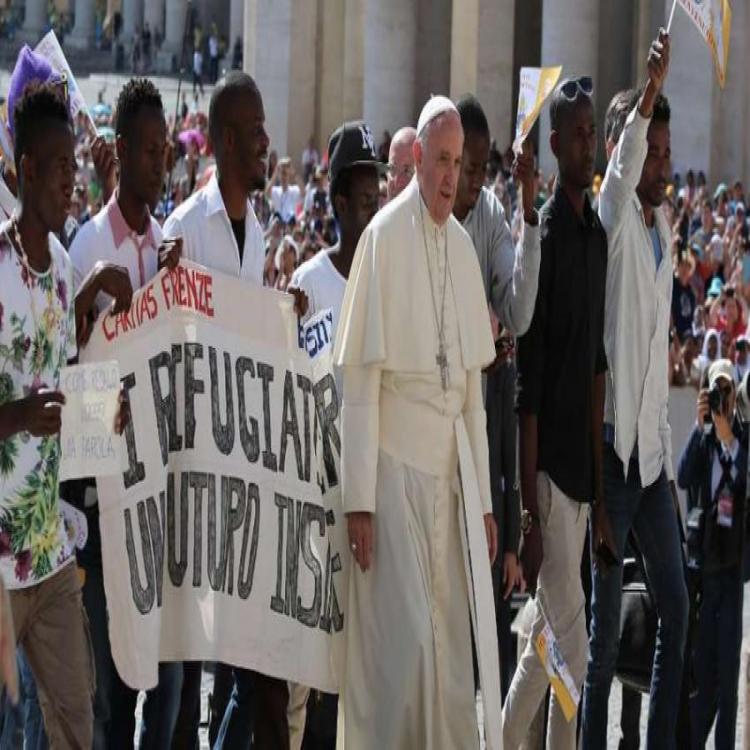 Obispos argentinos exhortan a estrechar las manos de los migrantes