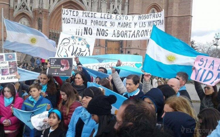 Obispos le piden a legisladores correntinos ratificar su compromiso provida Obispos le piden a legisladores correntinos ratificar su compromiso provida