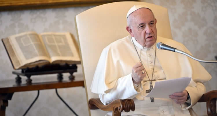 Papa Francisco: La oración es un "cara a cara" con Dios que nos transforma Papa Francisco: La oración es un "cara a cara" con Dios que nos transforma