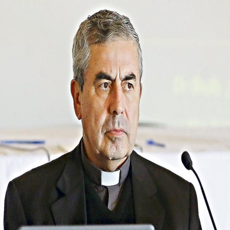 "¿Qué nos pasa?", pregunta el presidente del episcopado chileno
