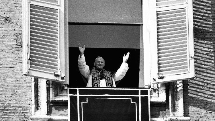 San Juan Pablo II, "un Papa que navegó a través de nuevos caminos"