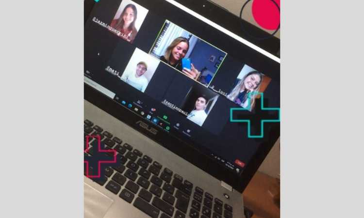 "Santos de jean y zapatillas": Encuentro de jóvenes en Nueve de Julio "Santos de jean y zapatillas": Encuentro de jóvenes en Nueve de Julio