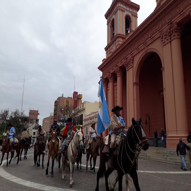 Seis jinetes sanjuaninos honraron a la Virgen del Valle