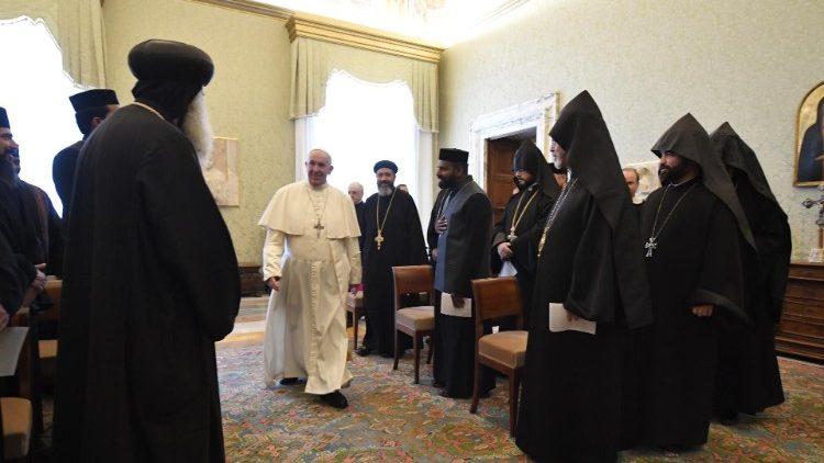 "Siéntanse como hermanos entre hermanos", dijo Francisco a sacerdotes ortodoxos "Siéntanse como hermanos entre hermanos", dijo Francisco a sacerdotes ortodoxos