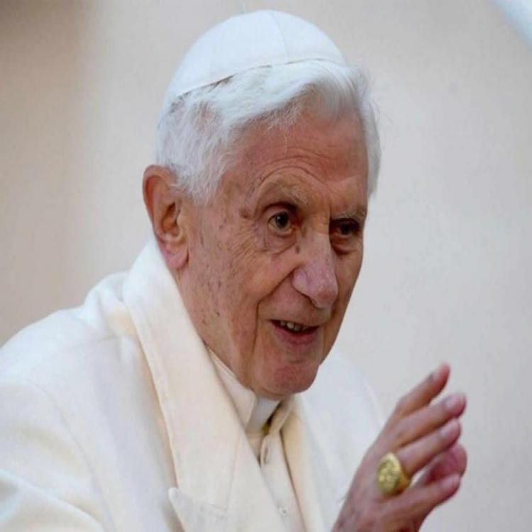 Sin visitas por la pandemia, pero rodeado de afecto Benedicto XVI cumple 93 años