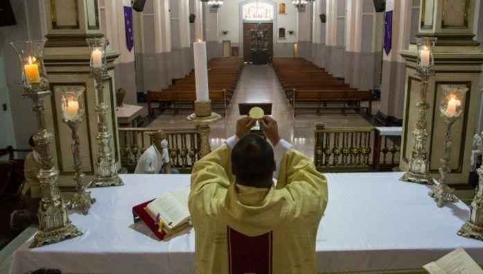 Sobre la apertura gradual de la celebración de la Eucaristía Sobre la apertura gradual de la celebración de la Eucaristía