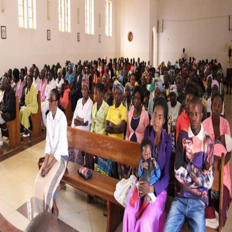 Traducen el Catecismo de la Iglesia Católica al umbundu, el dialecto más hablado en Angola Traducen el Catecismo de la Iglesia Católica al umbundu, el dialecto más hablado en Angola