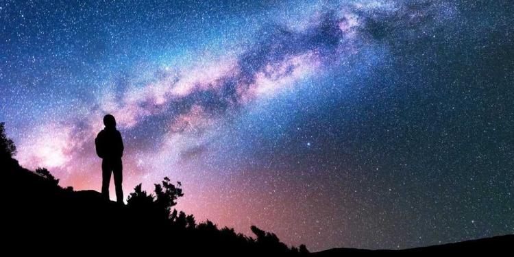 Un jesuita argentino estudia nuevas formas de comunicarse con extraterrestres Un jesuita argentino estudia nuevas formas de comunicarse con extraterrestres