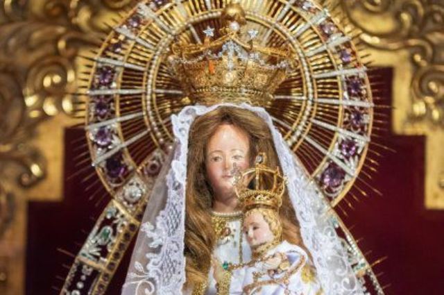 Una gran ciudad sin fundador celebra a la Virgen del Rosario