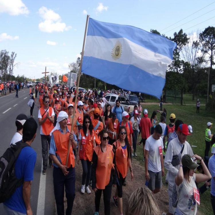 Una multitud peregrinó a Itatí: Los jóvenes se comprometen a cuidar la vida