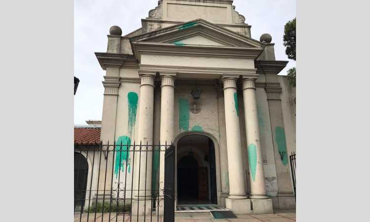 Vandalizaron la catedral de Merlo-Moreno
