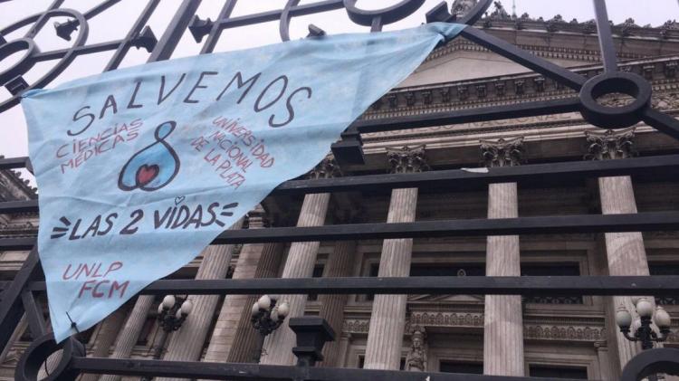 Vigilia por la vida frente al Congreso ante el debate por el aborto