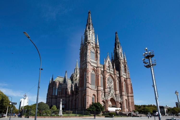 Vuelven las misas con fieles en La Plata, Berisso y Ensenada