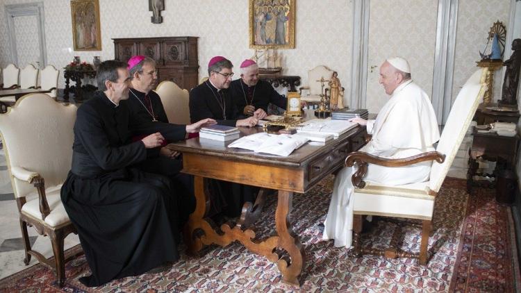 Abuso: Los obispos franceses reciben el apoyo del Papa Abuso: Los obispos franceses reciben el apoyo del Papa