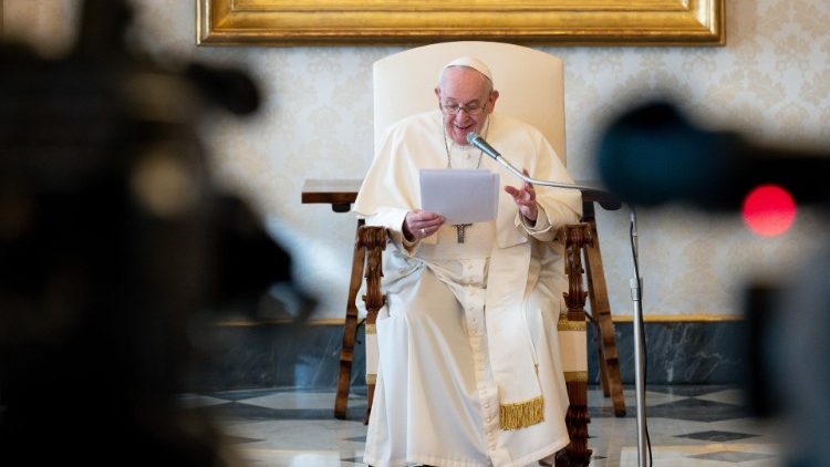 Ángelus: El Papa invita a sembrar semillas de amor con ejemplos Ángelus: El Papa invita a sembrar semillas de amor con ejemplos