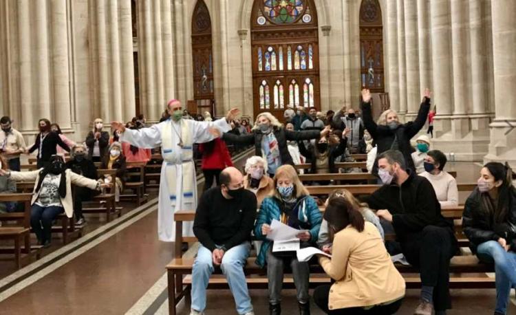 Asamblea Arquidiocesana: Mons. Fernández relanzó la misión en La Plata Asamblea Arquidiocesana: Mons. Fernández relanzó la misión en La Plata