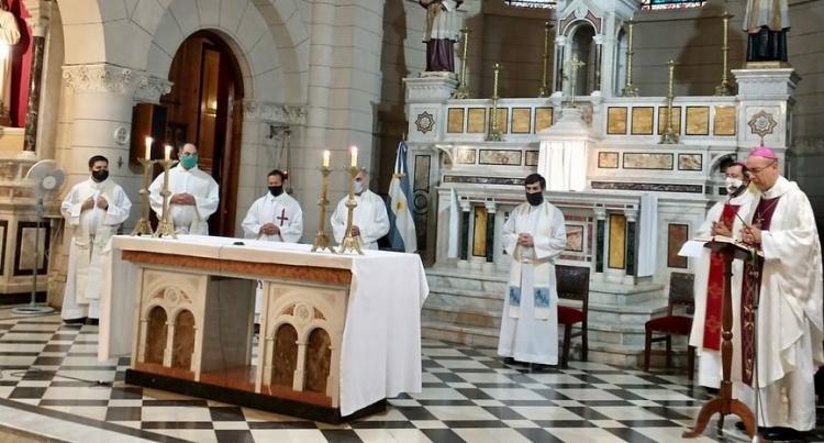 Bienvenida a los cinco jóvenes ingresantes al Seminario San José de La Plata Bienvenida a los cinco jóvenes ingresantes al Seminario San José de La Plata