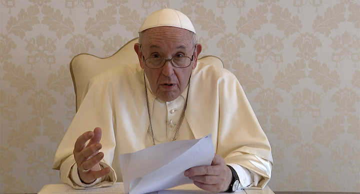 Contra todo fatalismo el Papa alentó a asumir los riesgos e invertir los talentos