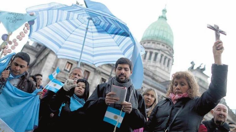 Denuncian "insólito proceder" judicial ante un amparo para frenar la ley de aborto