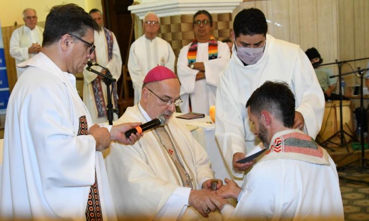 "Dios está acá para siempre", afirmó el nuevo sacerdote salesiano "Dios está acá para siempre", afirmó el nuevo sacerdote salesiano