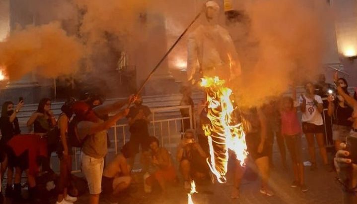 Dolor de la Iglesia salteña ante los ataques a la catedral en el #8M Dolor de la Iglesia salteña ante los ataques a la catedral en el #8M