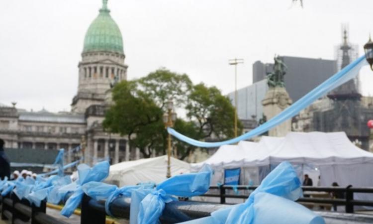 Dos proyectos de ley que reconocen a la persona por nacer Dos proyectos de ley que reconocen a la persona por nacer