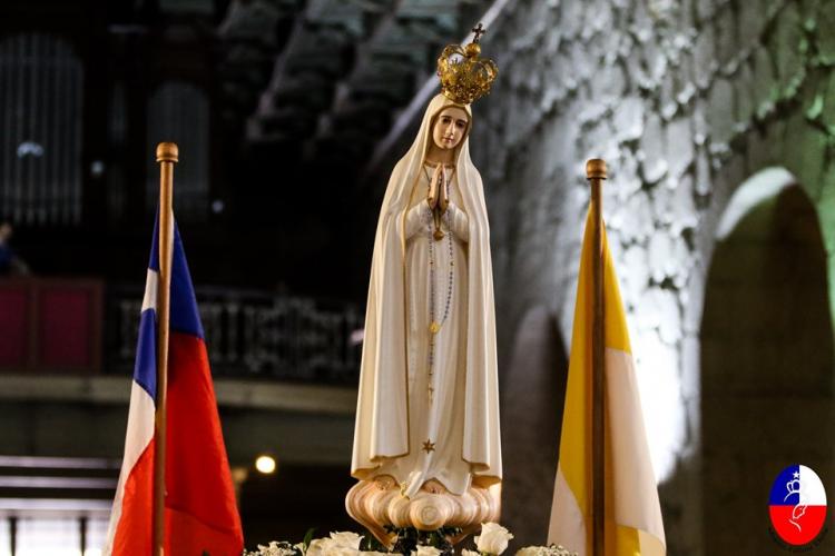El arzobispo de Santiago corona hoy a la Virgen de Fátima que peregrina en Chile El arzobispo de Santiago corona hoy a la Virgen de Fátima que peregrina en Chile