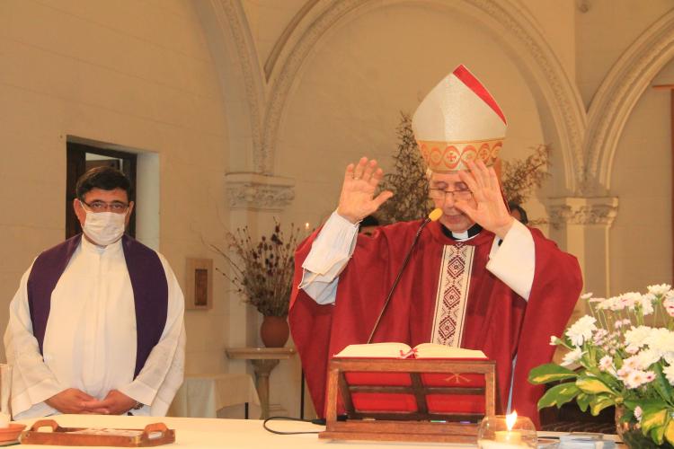 El cardenal Poli en los festejos de los 90 años de la parroquia Cristo Rey El cardenal Poli en los festejos de los 90 años de la parroquia Cristo Rey
