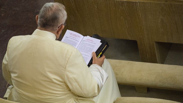 El libro del Papa a los miembros de la Curia para los ejercicios espirituales El libro del Papa a los miembros de la Curia para los ejercicios espirituales
