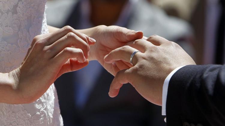 El matrimonio establecido y querido por Dios es sólo entre un varón y una mujer, reiteran los obispos El matrimonio establecido y querido por Dios es sólo entre un varón y una mujer, reiteran los obispos