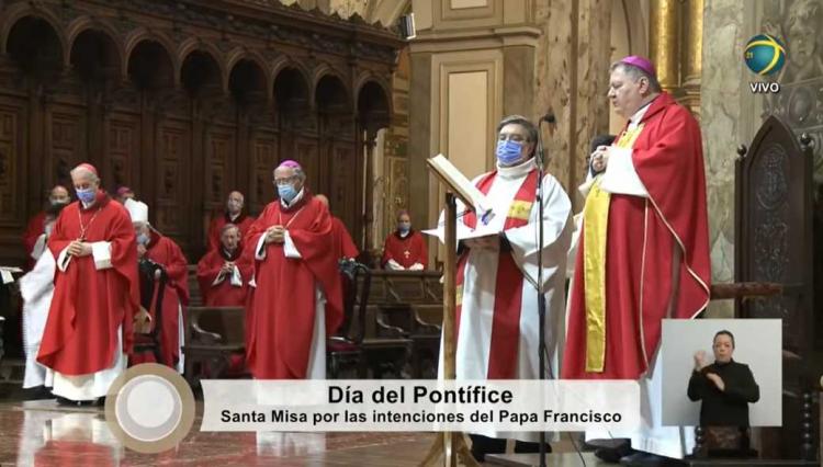 El nuncio reza por el Papa y su misión al timón de la Iglesia El nuncio reza por el Papa y su misión al timón de la Iglesia