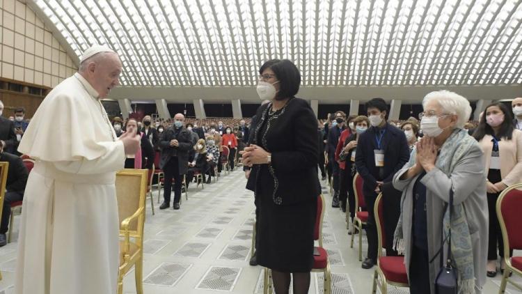 El Papa a los Focolares: testimonio del Evangelio con diálogo y apertura a todos El Papa a los Focolares: testimonio del Evangelio con diálogo y apertura a todos