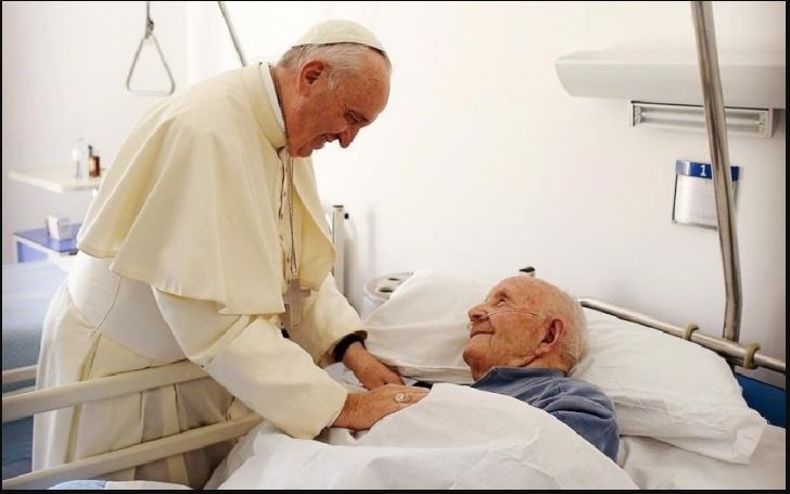 El Papa a los médicos: "anteponer los enfermos a la enfermedad" El Papa a los médicos: "anteponer los enfermos a la enfermedad"