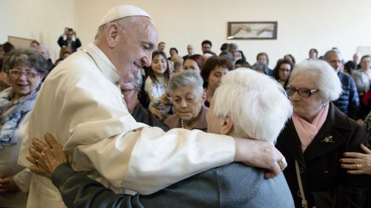 El Papa instituye la Jornada Mundial de los abuelos y de los ancianos
